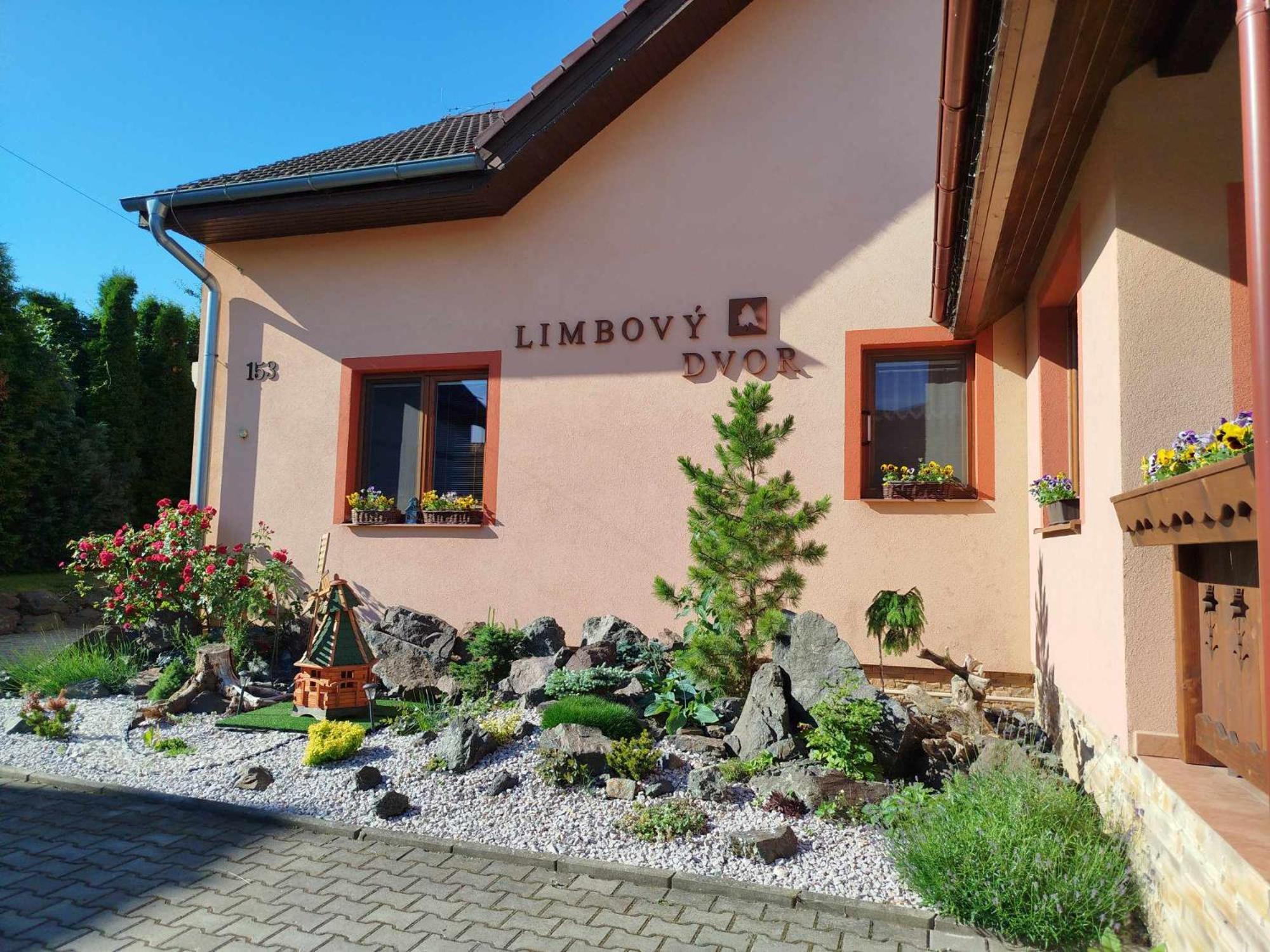 Pezion Limbovy Dvor Vrbov Exterior foto